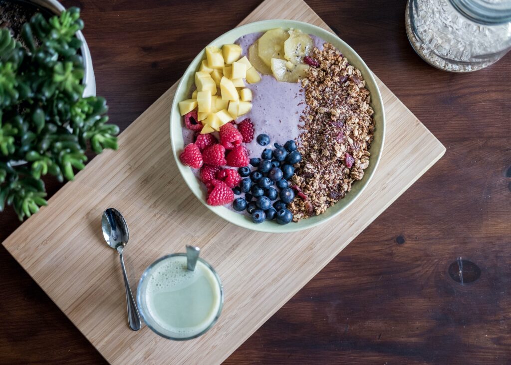 A healthy breakfast consisting of whole-grain and fresh fruit.