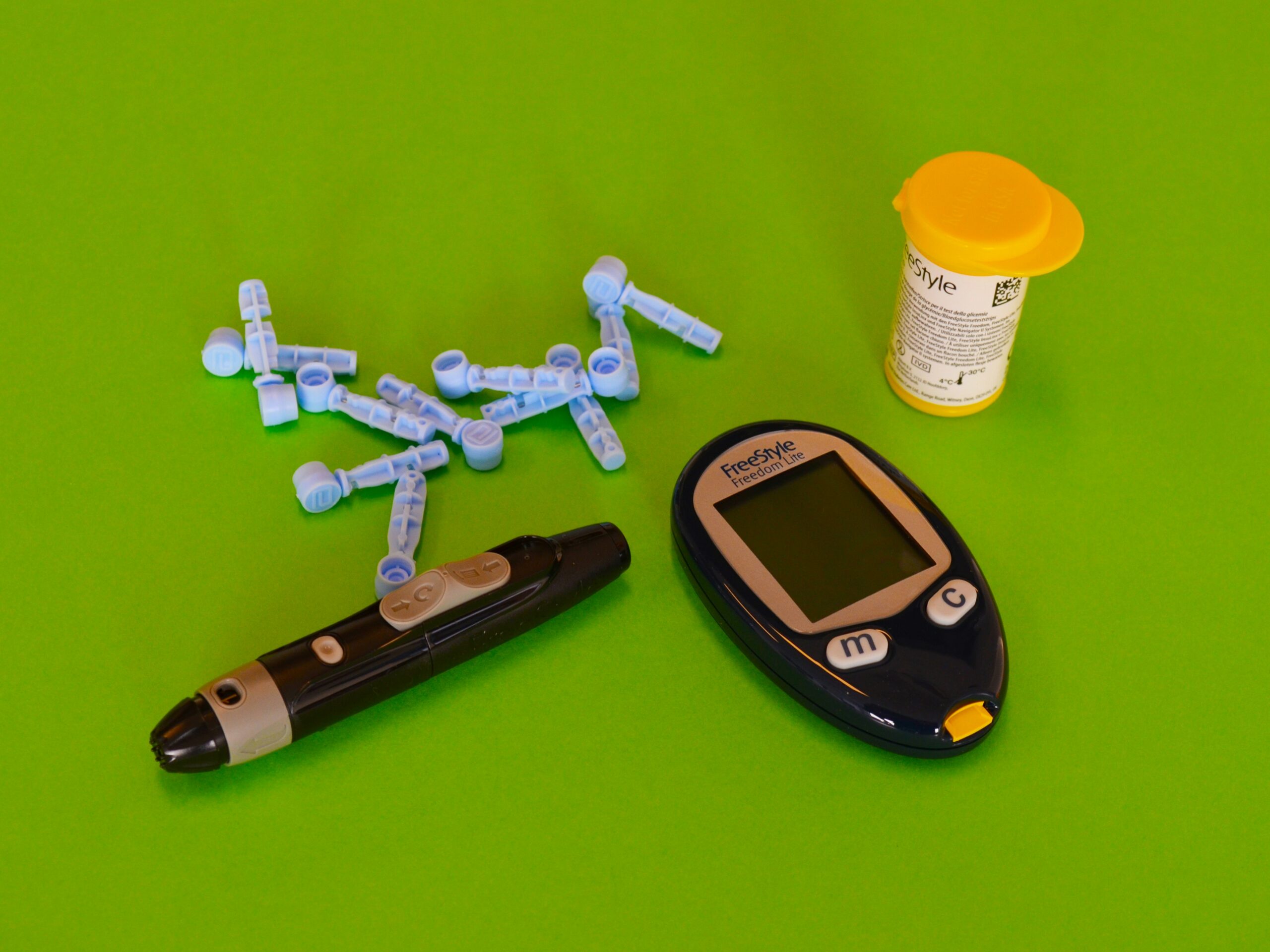 Set for glucose measurement on a green surface